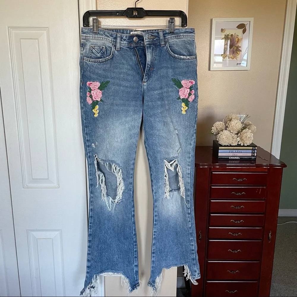 Zara Floral Embroidered Distressed Jeans Size 6 - Picture 6 of 8